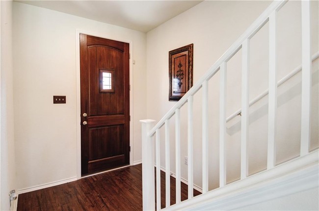 Building Photo - 1729 Bovina Dr