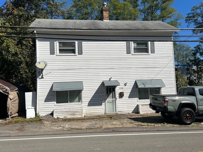 Foto del edificio - 2240 Potomac Ave