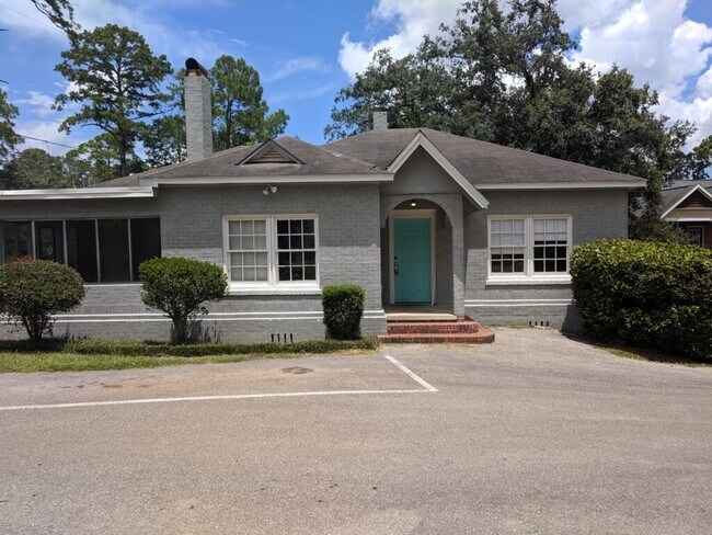Building Photo - 1714 Belle Vue Way