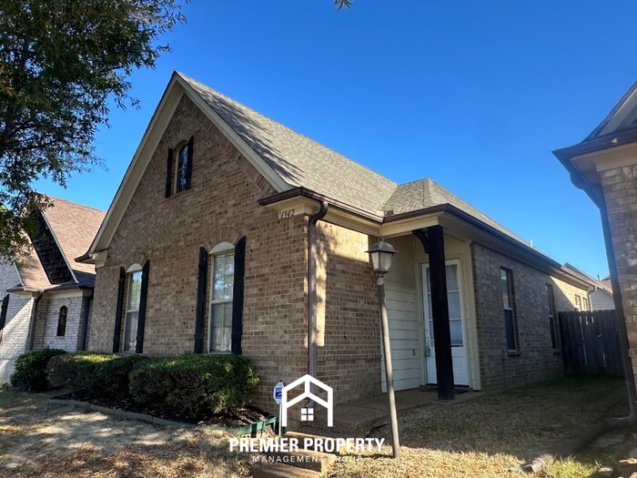 Foto principal - 6942 Lagrange Grove Dr