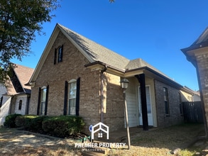 Building Photo - 6942 Lagrange Grove Dr