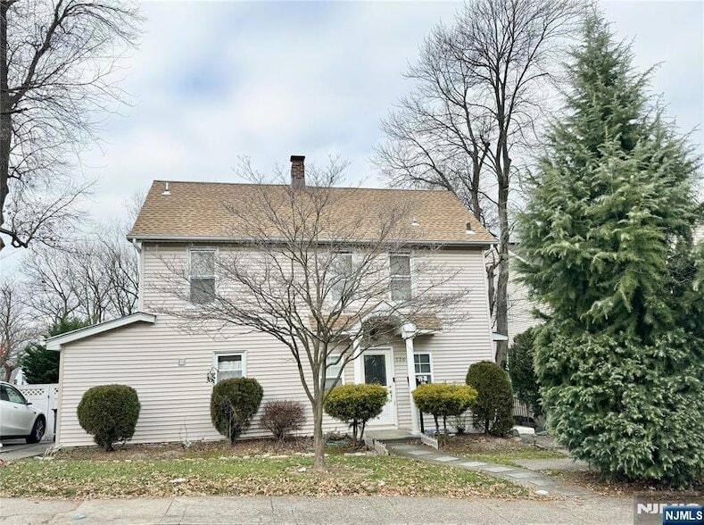 Primary Photo - 126 Irving St