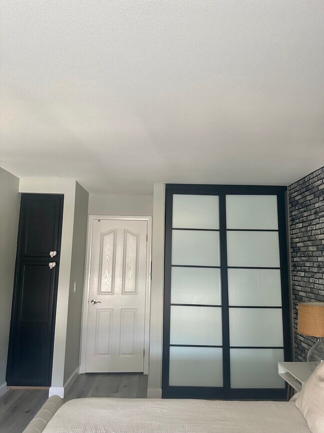 Foto del edificio - 3030 Suncrest Dr