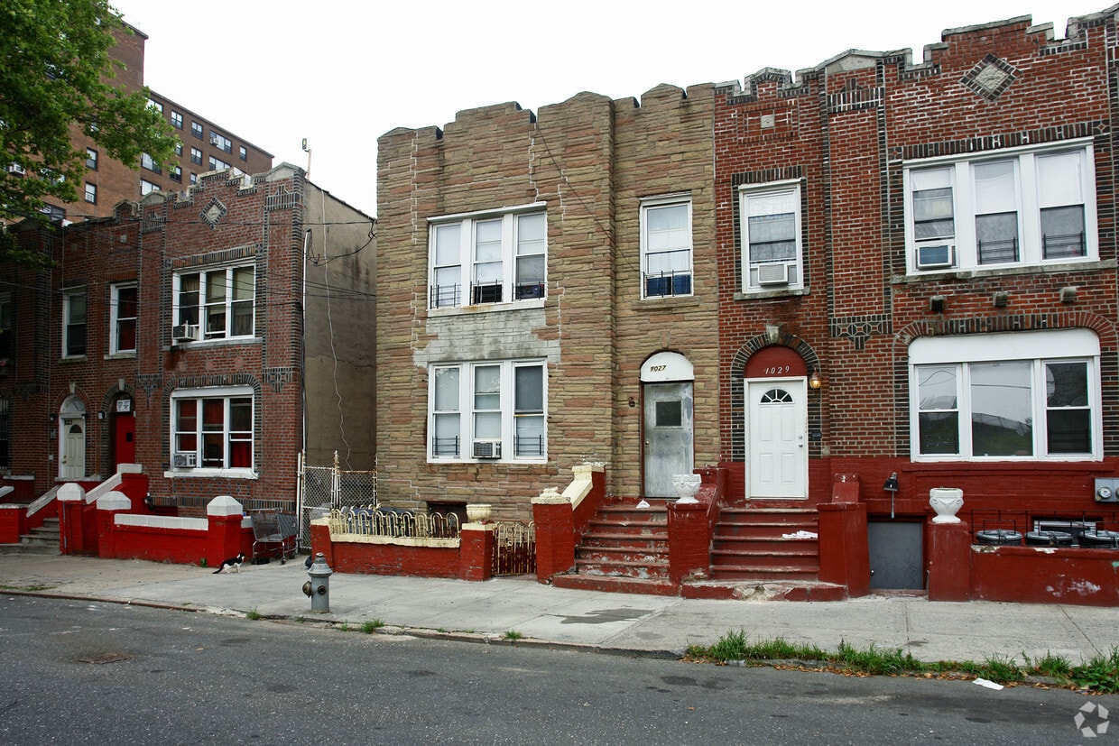 1027 Manor Ave, Bronx, NY 10472 Apartments in Bronx, NY