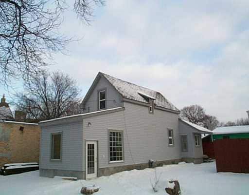Building Photo - 315 Austin St N