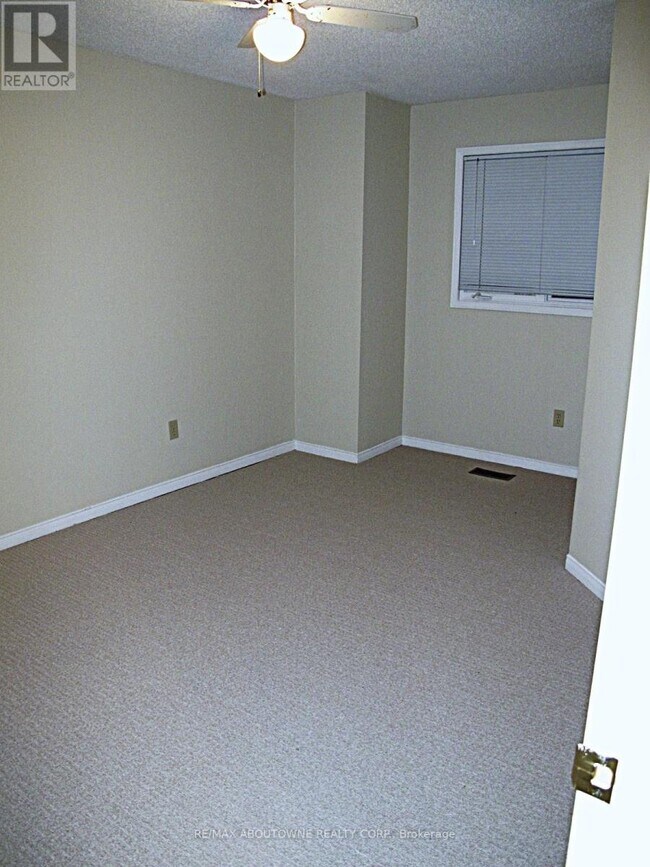 Building Photo - 1160 Westview Terrace