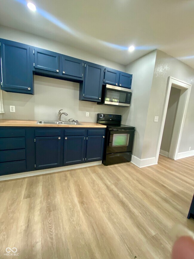 Foto del edificio - 4561 Winthrop Ave