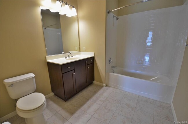 Building Photo - 302 Canter Ct