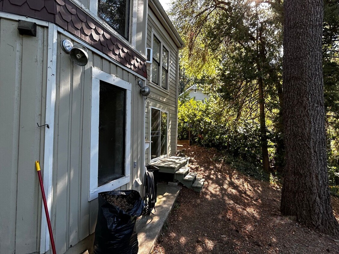 202 Prospect St Unit B, Nevada City, CA 95959 Room for Rent in Nevada