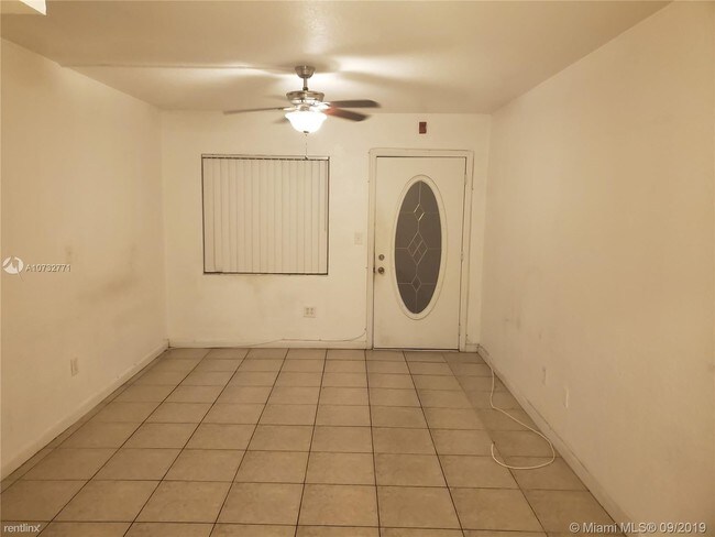 Foto del edificio - 2330 NW 11th St