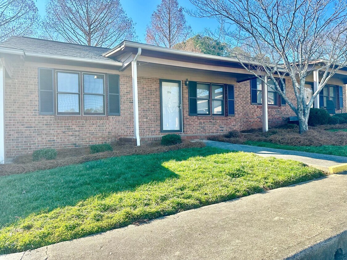 Primary Photo - 143 Glenwood Dr