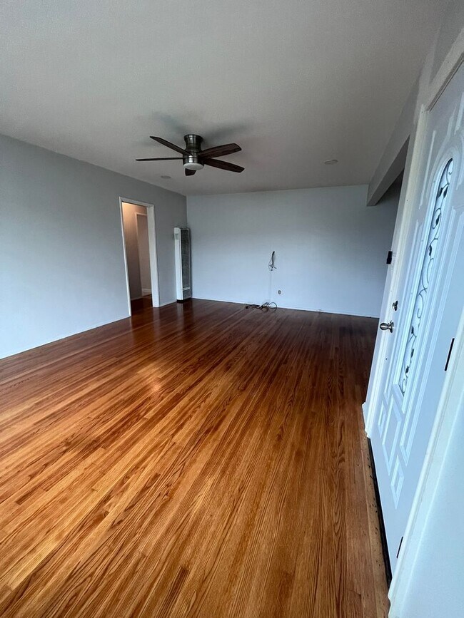Building Photo - Imperial Beach! Coastal Charm Meets Everyd...
