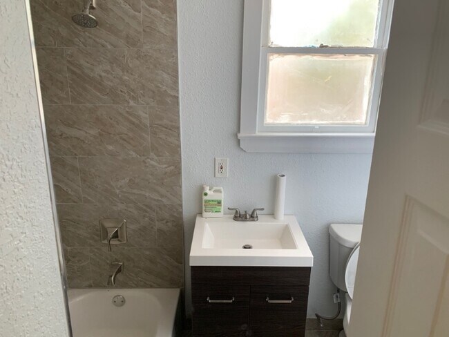 Foto del edificio - 7838 52nd Ln N