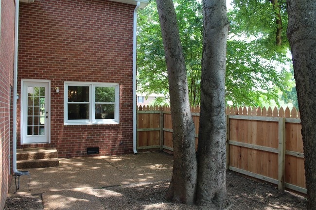 Building Photo - 239 Scotsman Ln