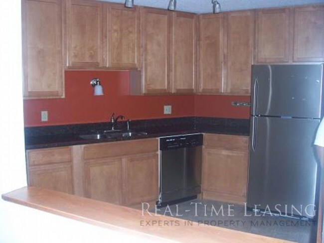 Building Photo - 720 3rd Ave NE