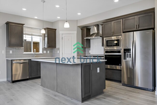 Foto del edificio - Spacious 5-Bedroom Retreat in Bothell with 2.5 Baths and 2335 Sq Ft of Comfort!