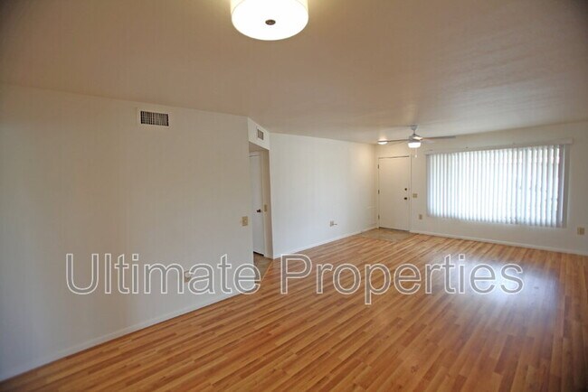 Building Photo - 9859 W Emberwood Dr