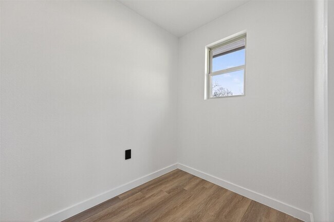 Foto del edificio - 6621 Jason St