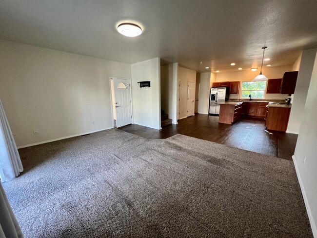 Building Photo - 411 Berrydale Ave
