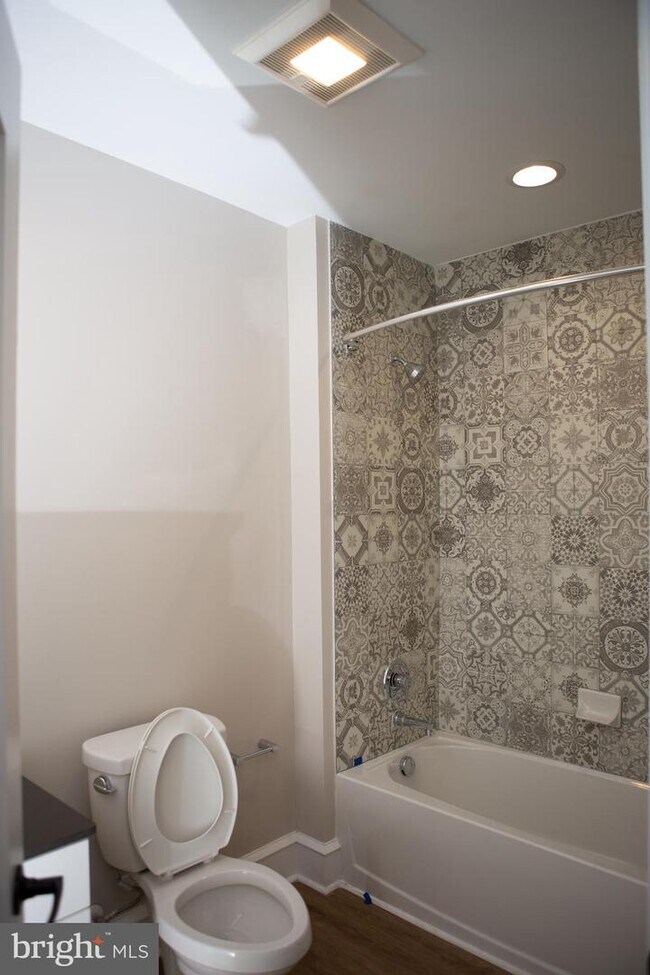 Foto del edificio - 226 W 9th St