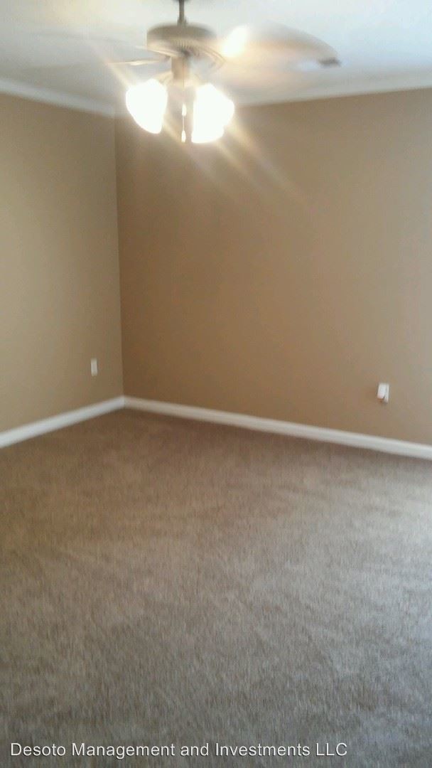 Building Photo - 763 Northwood Hills Dr