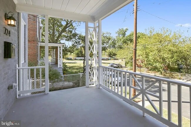 Foto del edificio - 724 Oneida Pl NW