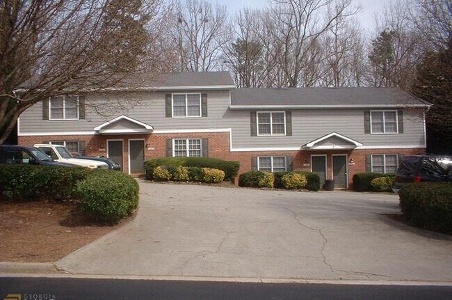 Foto del edificio - 3024 Spruce Cir