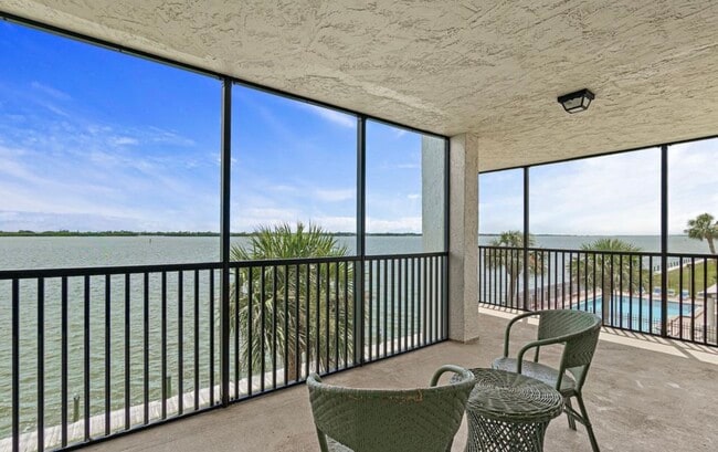 Building Photo - 250 S Sykes Creek Pky