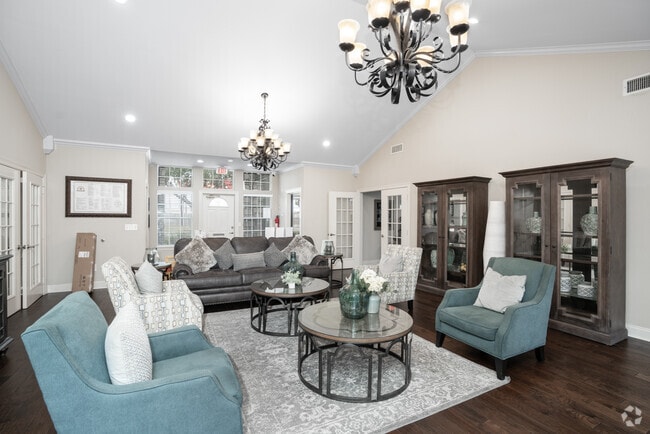 Sundance Apartments Clubhouse Lounge - The Sundance Apartments