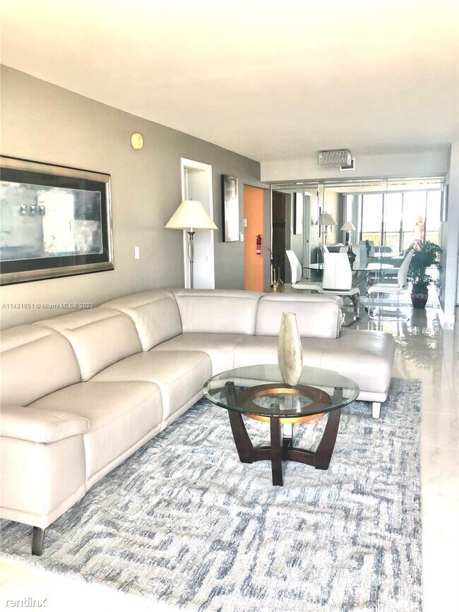 Foto del edificio - 2 br, 2 bath Condo - 3031 N Ocean Blvd Apt...