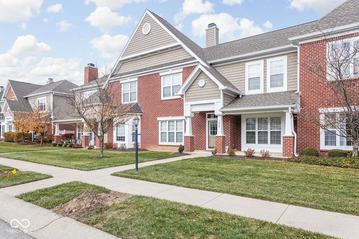 Primary Photo - 1326 Middlebury Dr