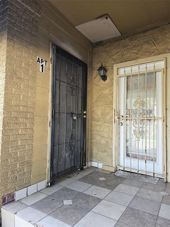 Primary Photo - 2121 Fulton St