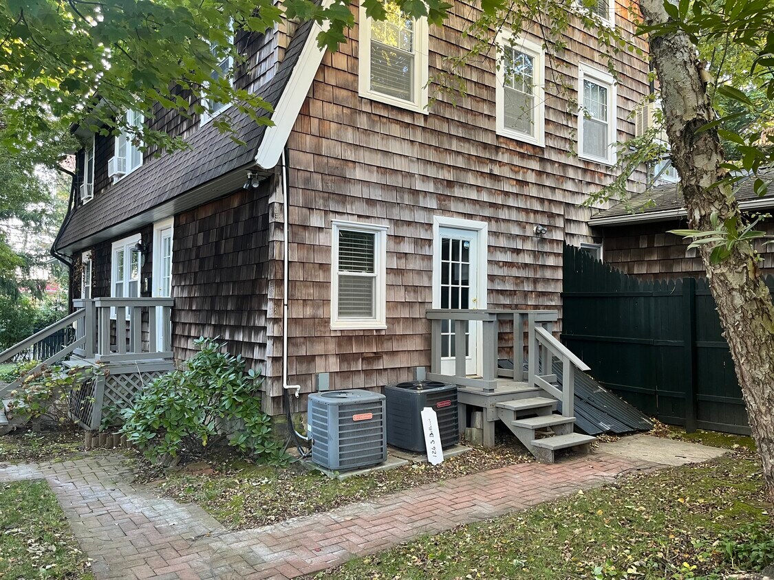 Foto principal - 126 S Bellevue Ave