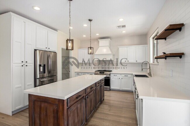 Building Photo - 44196 Askew Dr