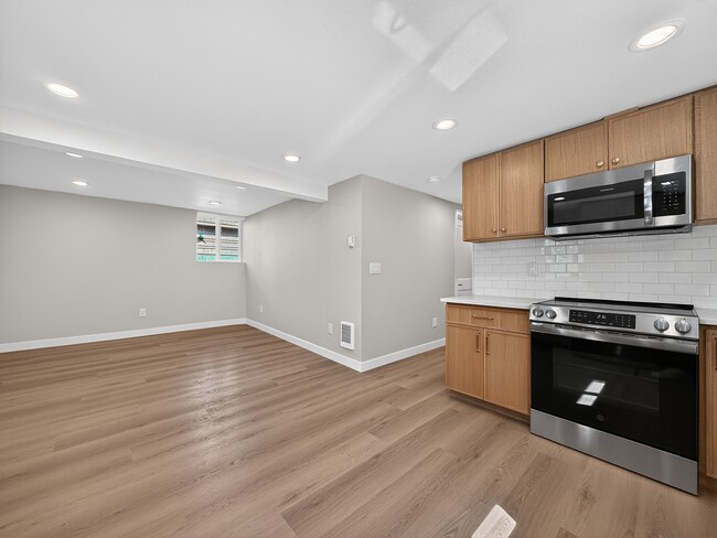Building Photo - 8037 Brooklyn Ave NE