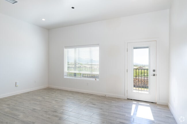 3BR, 2BA - 1270SF - Living Room - McGuffey Vistas