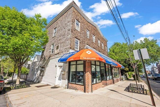 Building Photo - 143 Beach St
