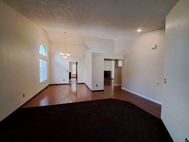 Foto del edificio - 143 Buttercup Cir