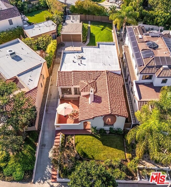 Foto del edificio - 1511 Pandora Ave