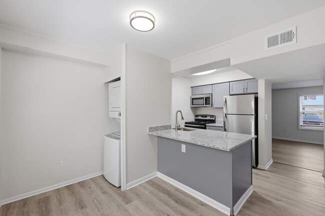 Building Photo - Twin Rivers Townhomes