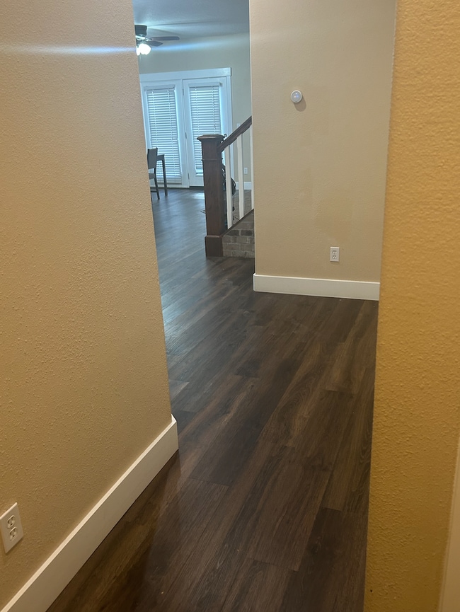 Building Photo - Modern Three Bedroom Townhouse