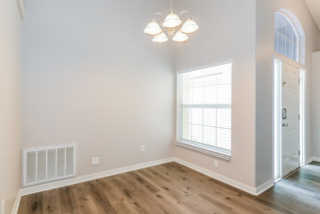 Building Photo - 2129 Fish Eagle St