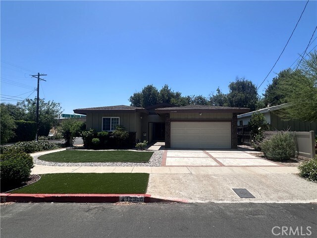 Foto principal - 12300 Blix St