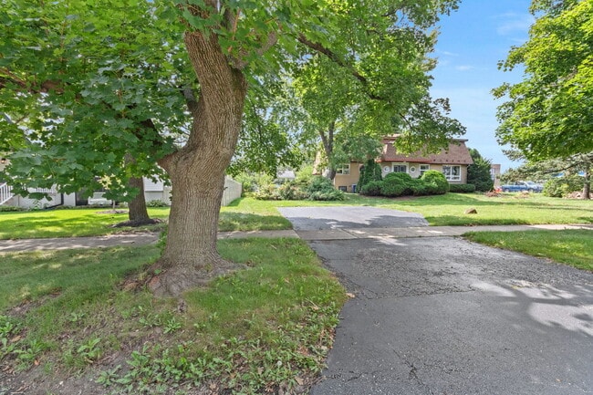 Building Photo - 288 Middaugh Rd