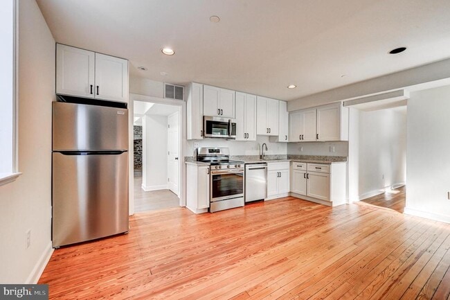 Foto del edificio - 804 Oella Ave