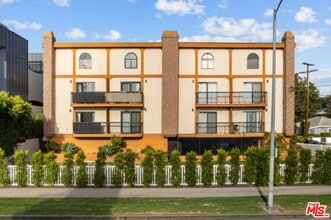 Building Photo - 2480 Penmar Ave