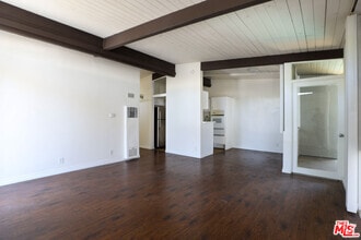 Building Photo - 11131 Rose Ave