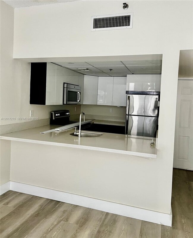 Foto del edificio - 540 Brickell Key Dr