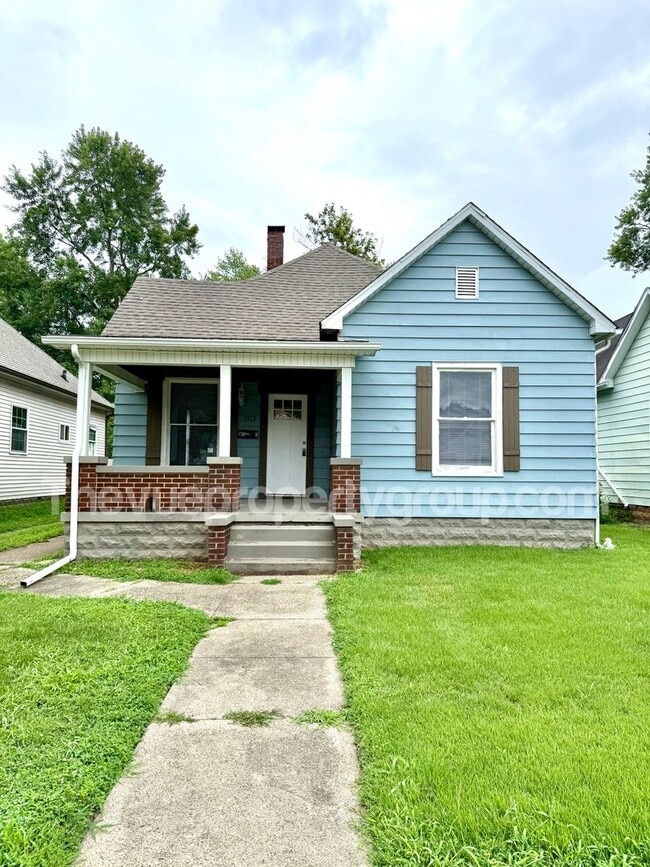 Building Photo - 1512 S 11th St
