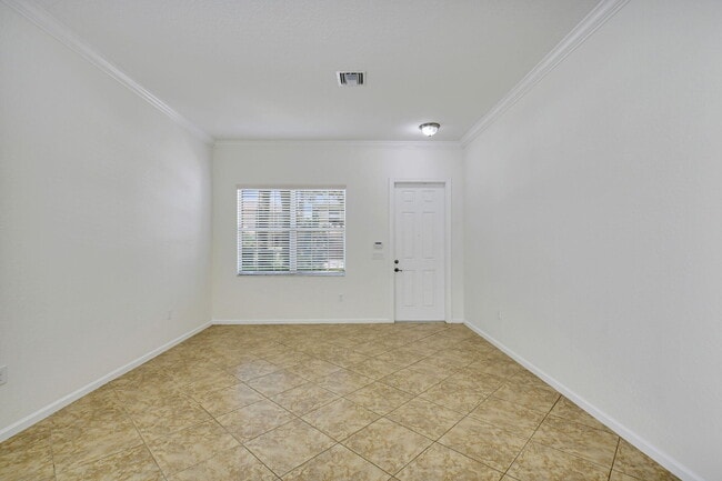 Foto del edificio - 7680 Corkwood Ave